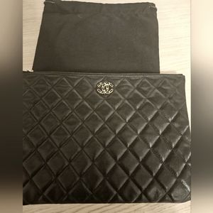 ***sold on Vest.Collective ***Chanel 19 pouch